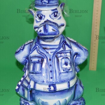 Штоф "ГИБДД. Бегемот" (Гжель,фарфор, роспись, авторская работа Жмулиной Р. ) - Biblion.shop 